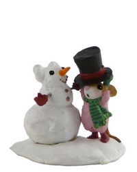 Mouse putting a Top Hat on a Snowman