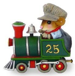 Mouse driving Christmas train