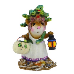 Mouse with snakes in her hair, a lamp in one and a pumkin basket in another