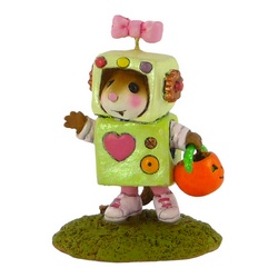 Mouse robot girl with pupmkin bucket