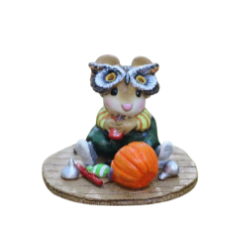 Halloween mouse with Owl mask and candy