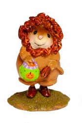 Mouse dressed as the Cowardly Lion