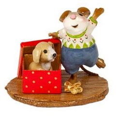 Boy Mouse get a puppy in his Christmas box.